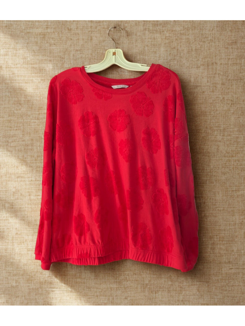 AnyBody Crew Neck Hibiscus Jaquard French Terry Top RED Size XXS